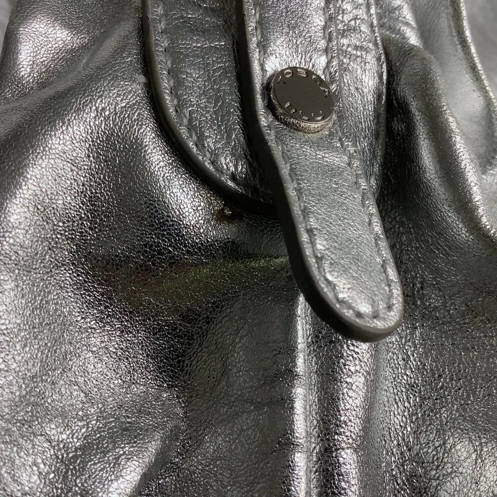 TOSCA BLU Silver Pleated Leather Shoulder Bag - Picture 13 of 16